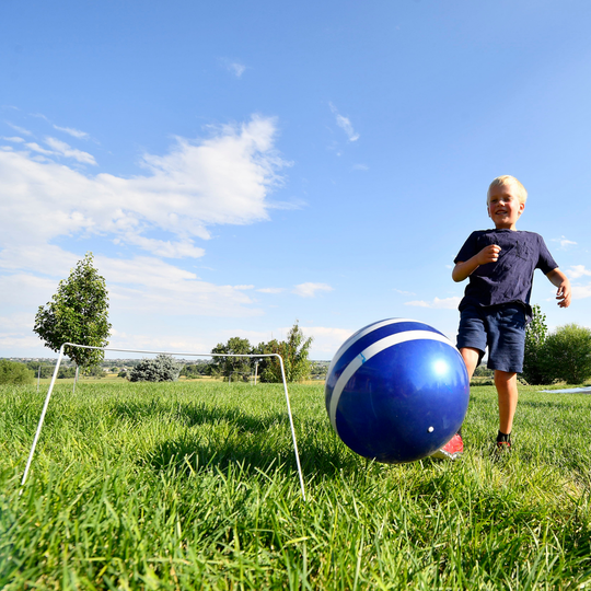 Wicket Kick: Giant Kick Croquet