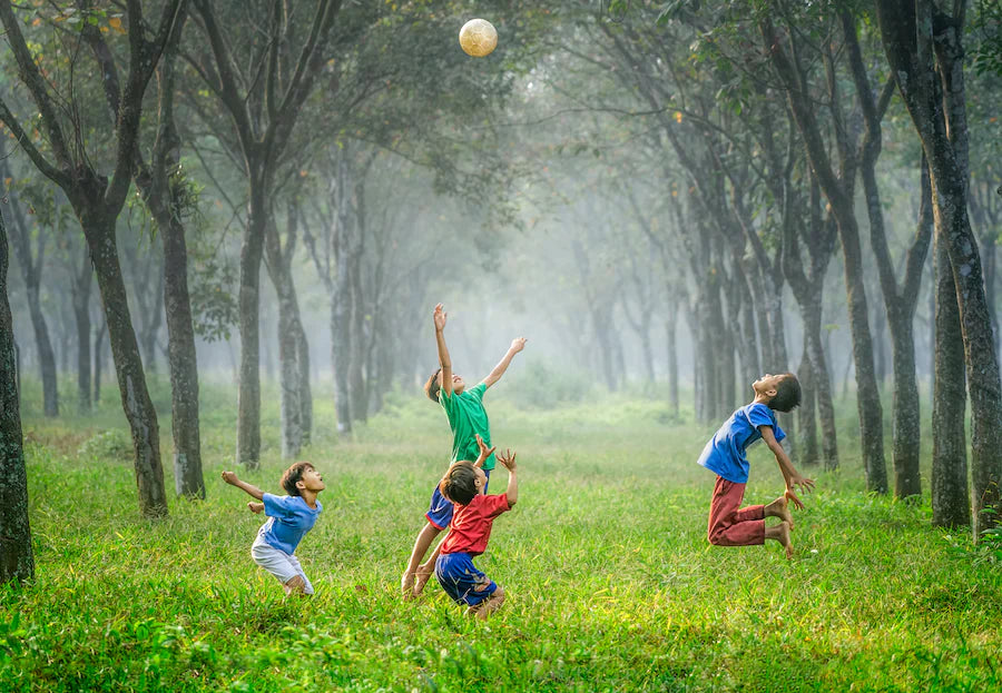 5 Ways Outdoor Play Helps Develop Resilient Kids